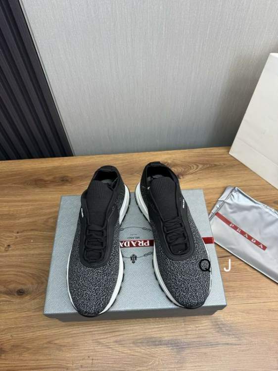 Picture of Prada Shoes _SKUPradasz38-45Z050319047